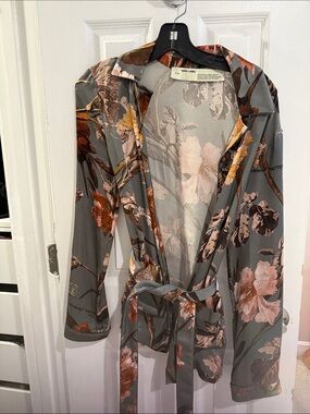 Off-White Floral Satin Robe in Gray with Pink and Rust Blooms